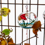 店内の隅には季節の和飾りを飾り付けています。